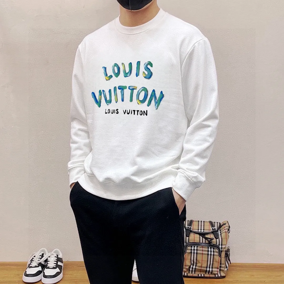 🅿️220 brand [LV Louis Vuitton] (good news for fat people) 2025ss autumn latest long-sleeved round-neck sweatshirt, on sale simultaneously on the official website. Refreshing and breathable. Made of top Tencel Roman. Comfortable and soft. 3D three-dimensional clarity. Super fashion sense. Great for gifting and keeping for yourself. Size: M-5XL (can wear up to 220 pounds)